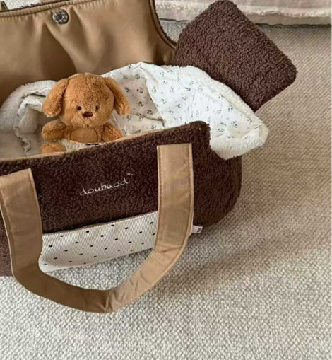 doubaod Minimalist Pet Carrier (Includes Soft Cushion)